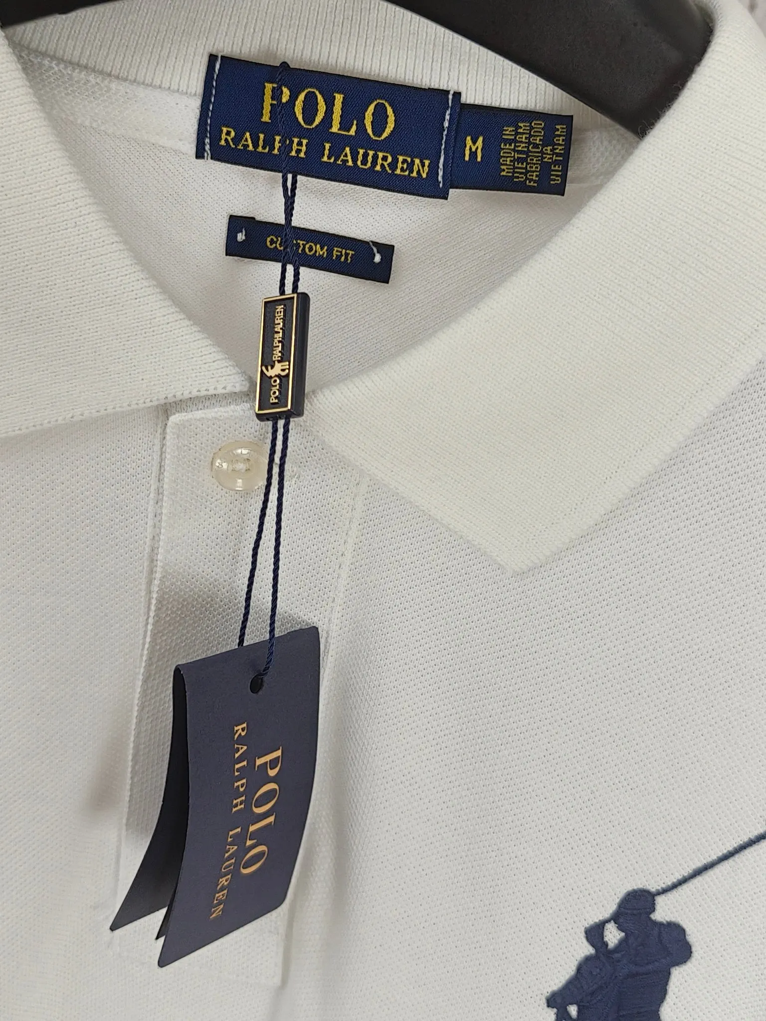 P180 Ralph Lauren large embroidered polo shirt with lapel and short sleeves. High-end quality. Complete with three labels, comfortable and breathable, classic and simple, exquisite and fashionable. The details show high-end quality. Color: black, white, gray, navy. Size: M-XXL